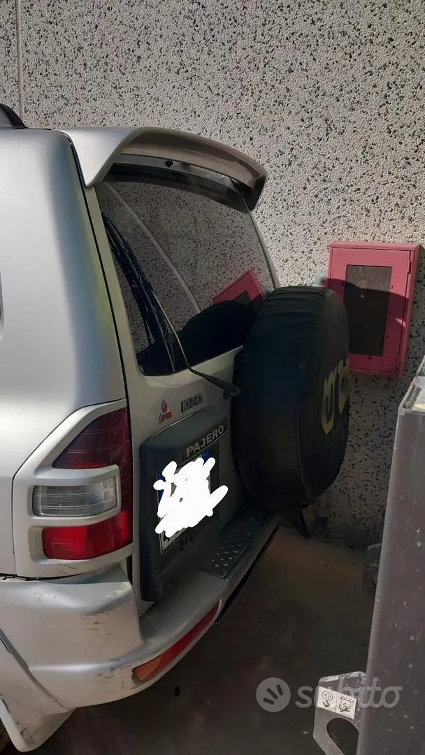 Mitsubishi Pajero 2000 photo 2