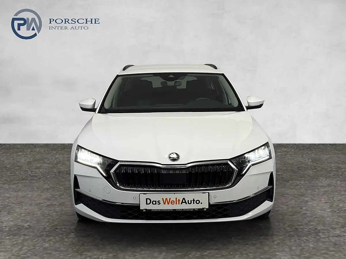 Skoda Octavia 2025 photo 2