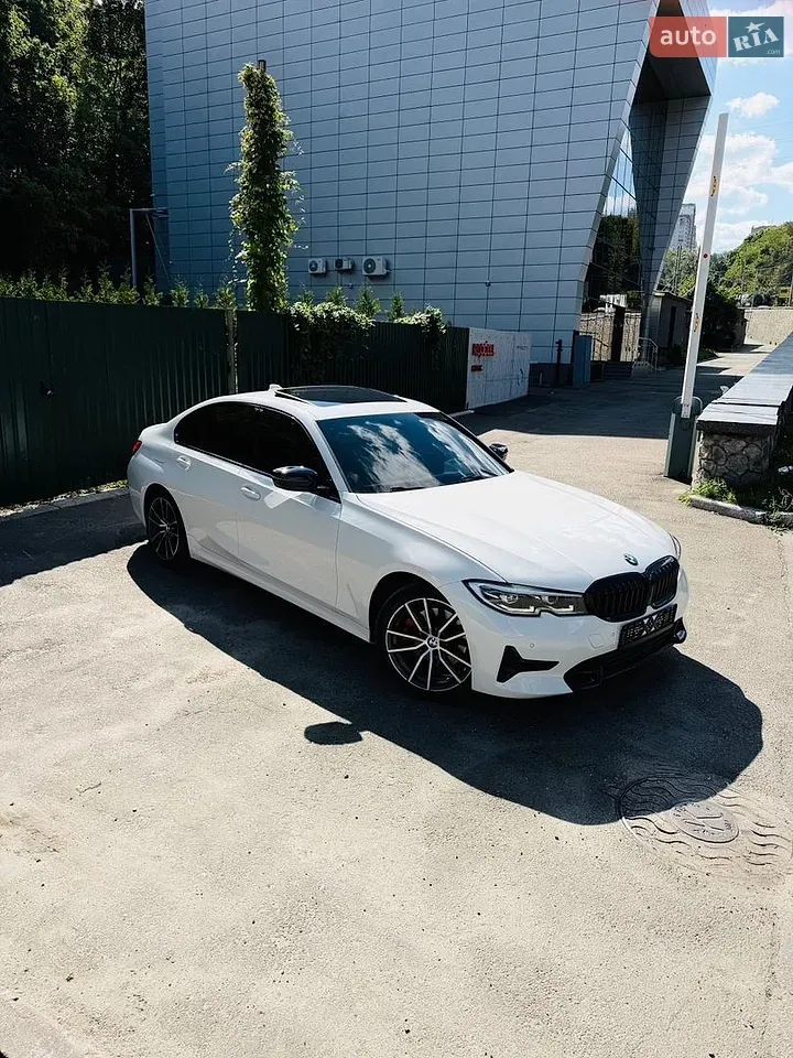 BMW 3 Series 2019 photo 4
