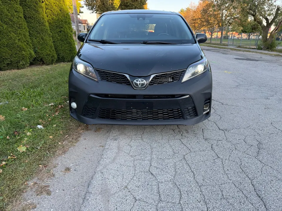 Toyota Sienna 2020 photo 2