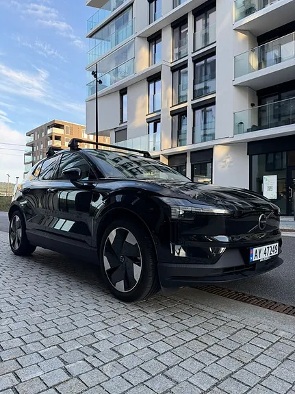Volvo Ex30 2025 photo 2