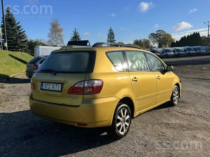 Toyota Avensis Verso 2005 photo 5