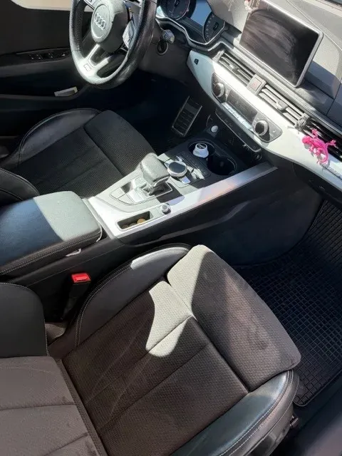 Audi A4 2019 photo 2