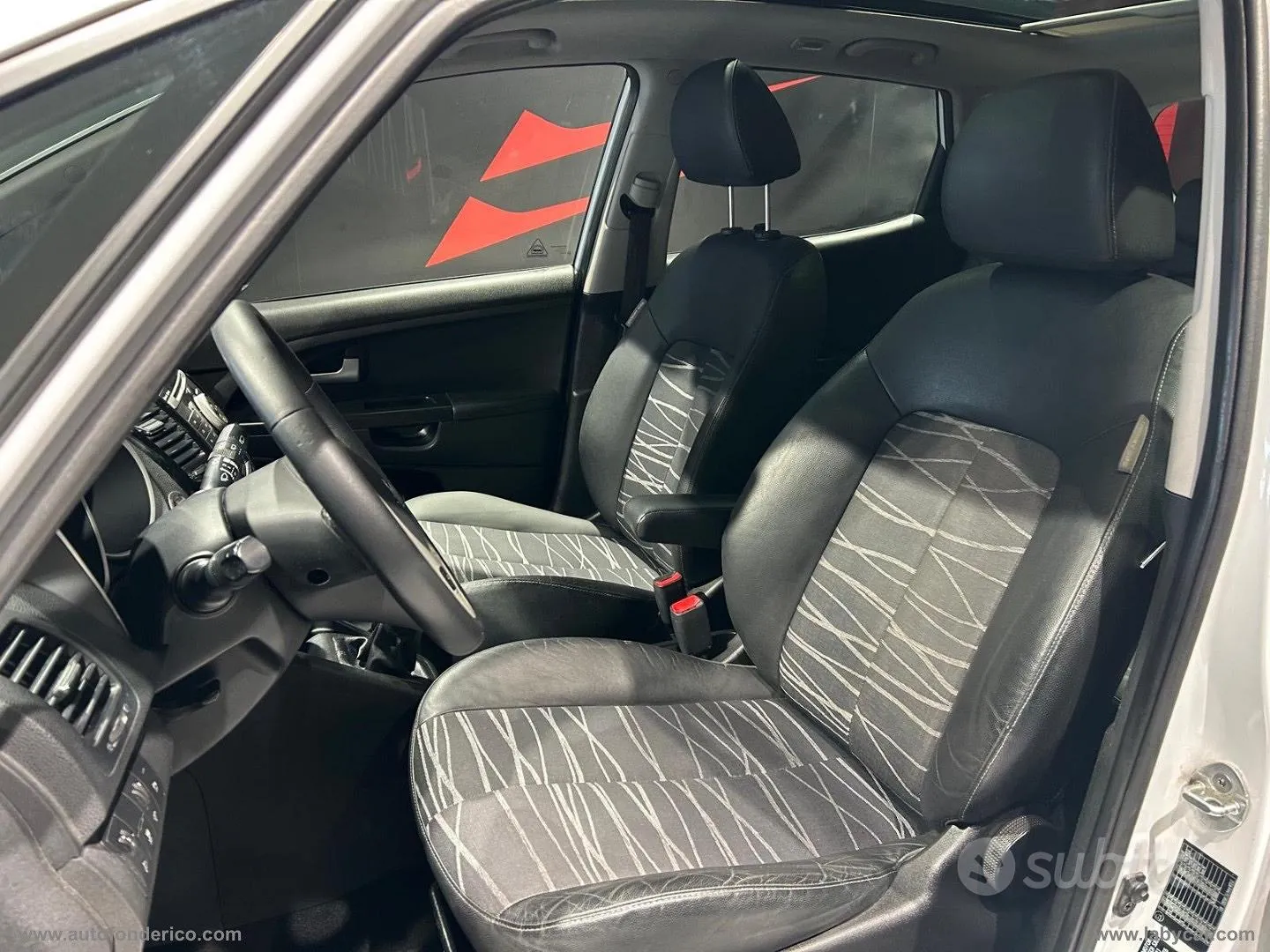 Kia Venga 2010 photo 4