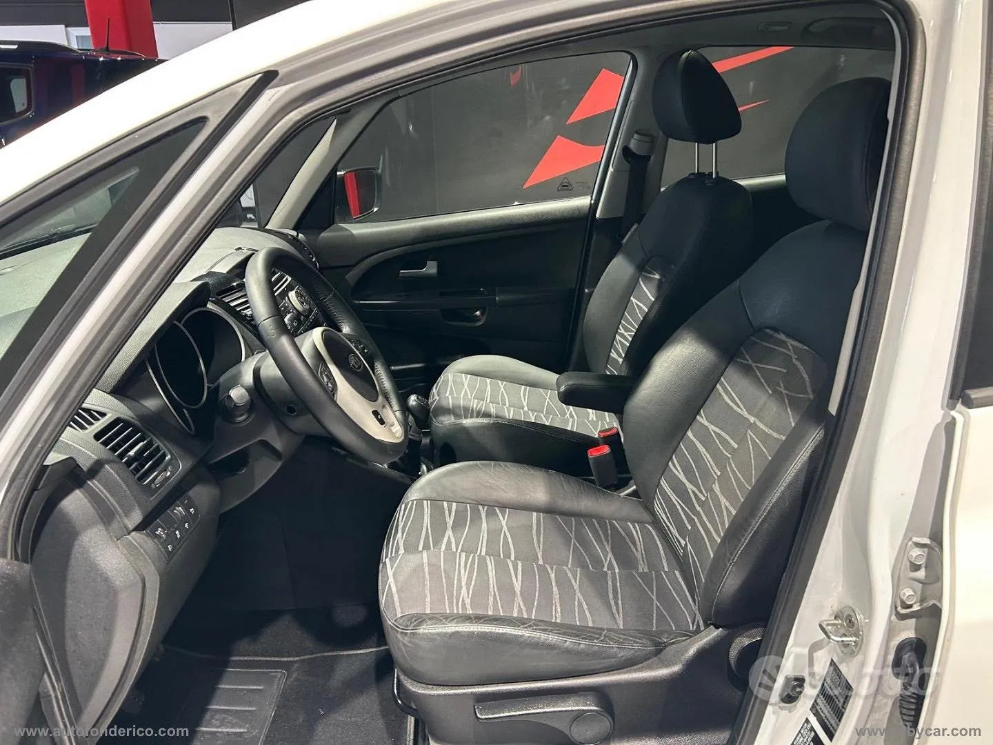 Kia Venga 2010 photo 3