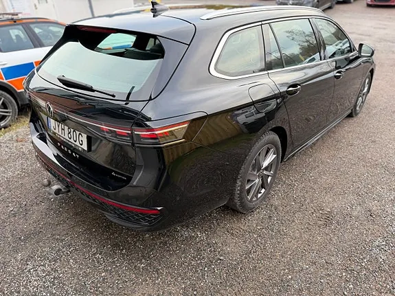 Volkswagen Passat 2024 photo 4