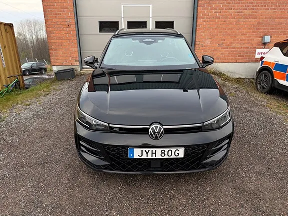 Volkswagen Passat 2024 photo 3