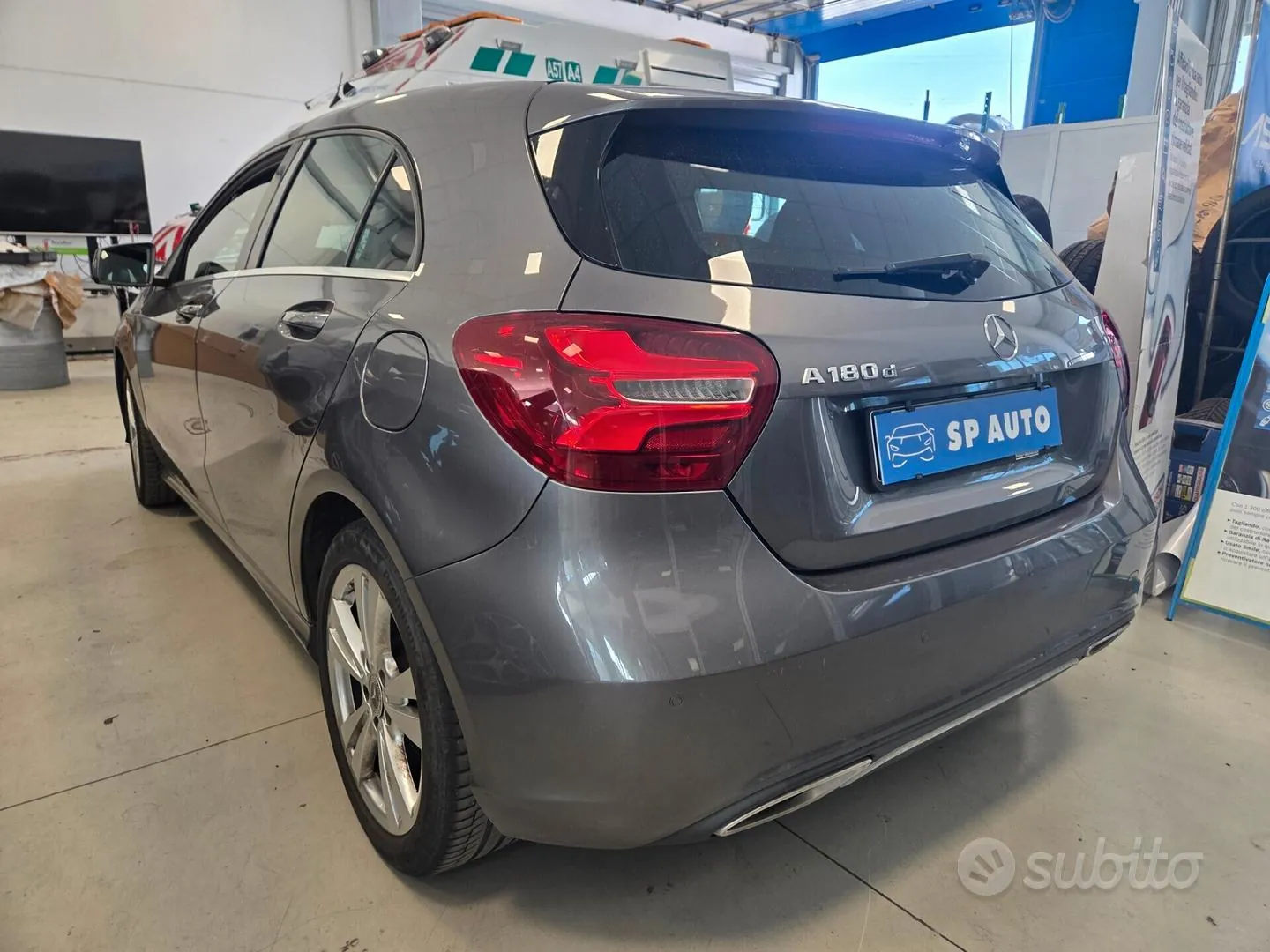 Mercedes-Benz A 180 2018 photo 3