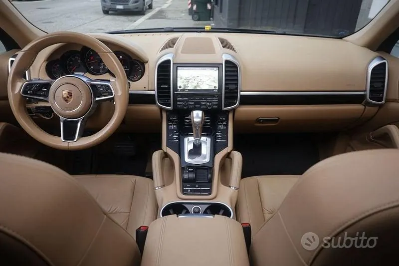 Porsche Cayenne 2016 photo 2