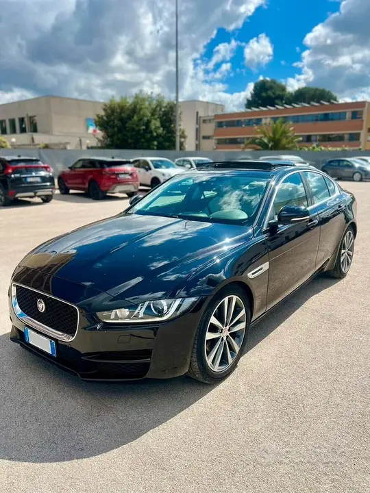 Jaguar Xe 2015 photo 3