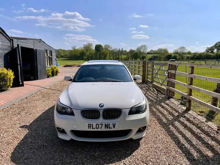 BMW 5 Series 2007 photo 2
