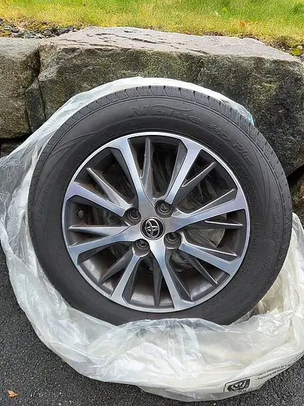 Toyota Yaris 2019 photo 2