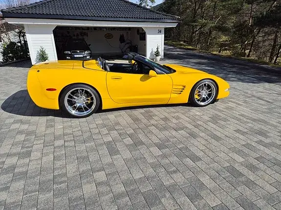 Chevrolet Corvette 2000 photo 3