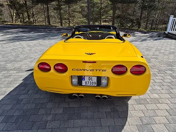 Chevrolet Corvette 2000 photo 2