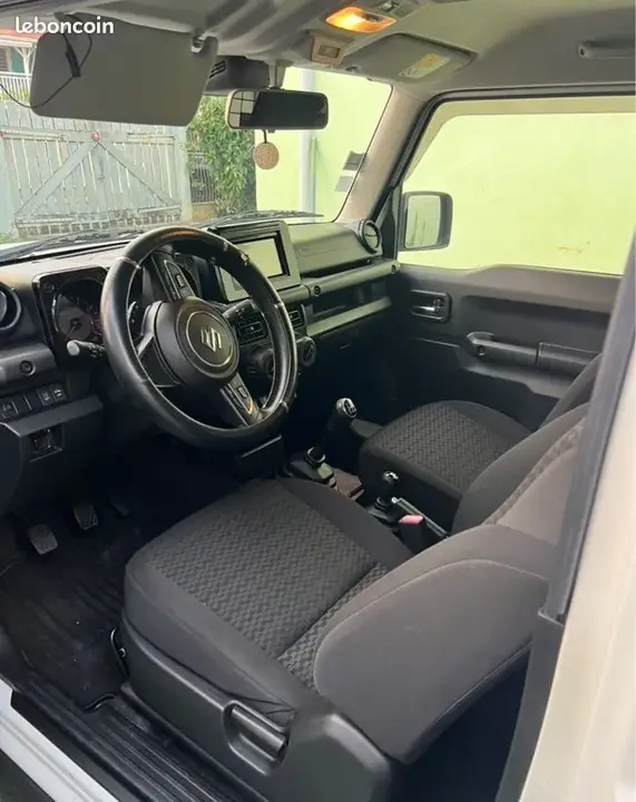 Suzuki Jimny 2022 photo 2