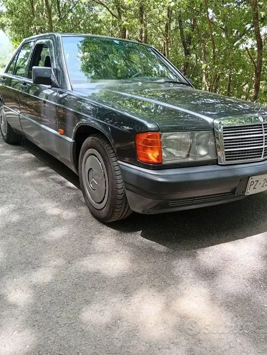 Mercedes-Benz 190E 1990 photo 5