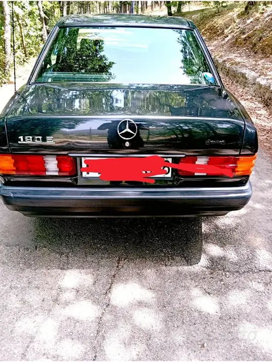 Mercedes-Benz 190E 1990 photo 2