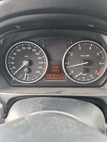 BMW 318I 2011 photo 5
