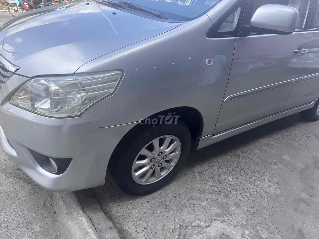 Toyota Innova 2012 photo 2