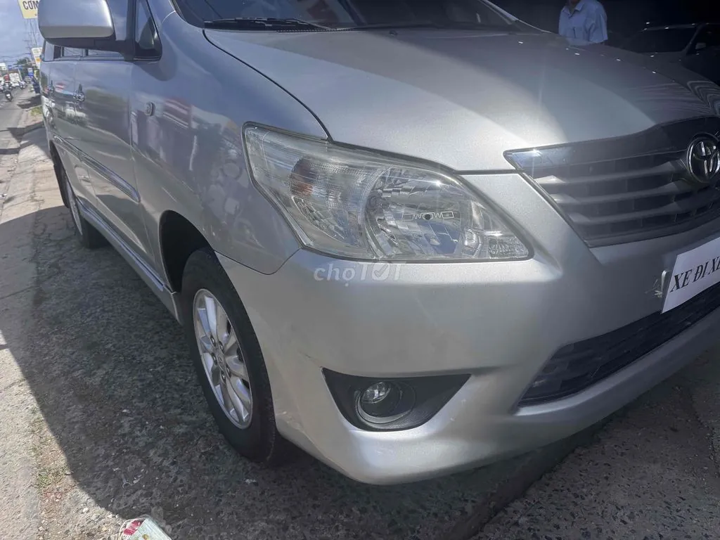 Toyota Innova 2012 photo 4