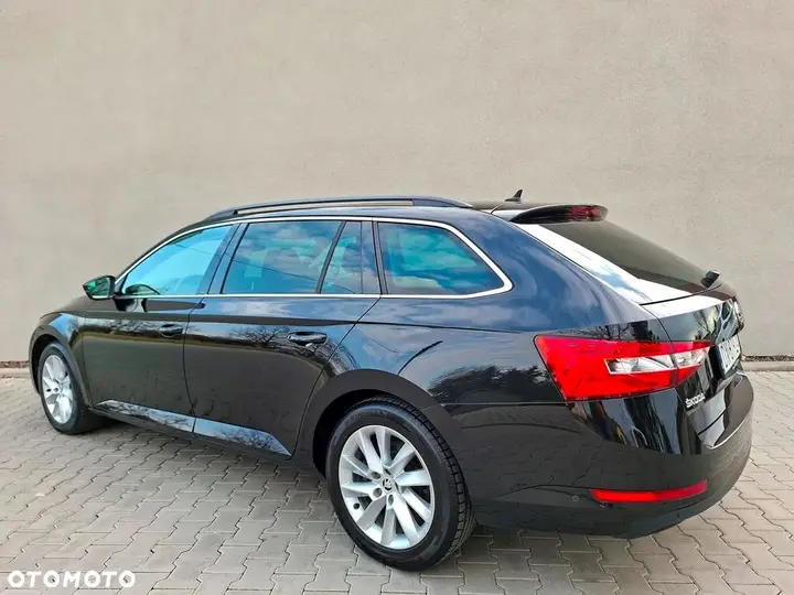 Skoda Superb 2016 photo 4