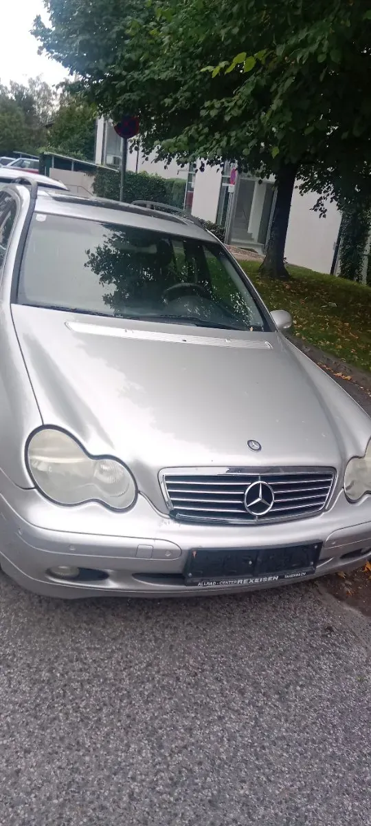 Mercedes-Benz C-Class 2002 photo 2