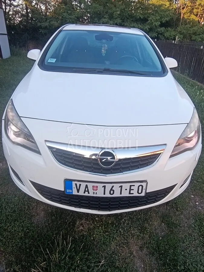 Opel Astra J