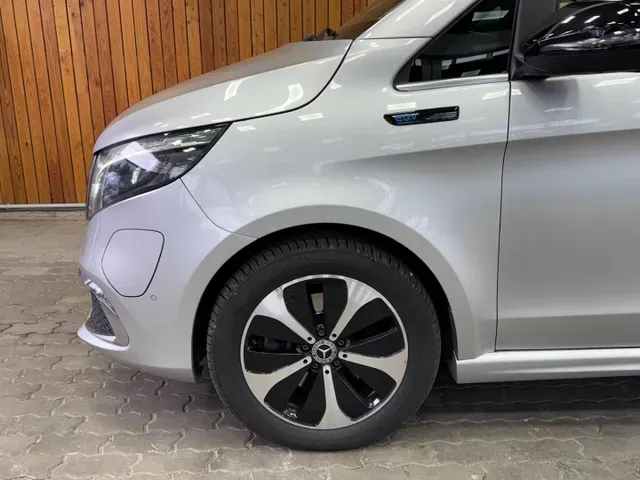 Mercedes-Benz Eqv