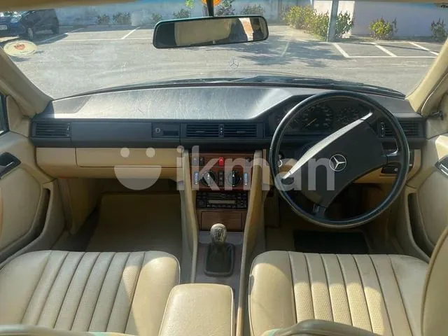 Mercedes-Benz E200 1989 photo 5