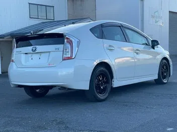 Toyota Prius 2015 photo 5