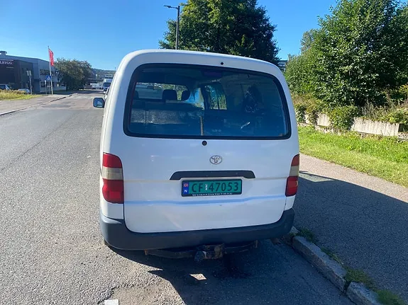 Toyota Hiace 2008 photo 2
