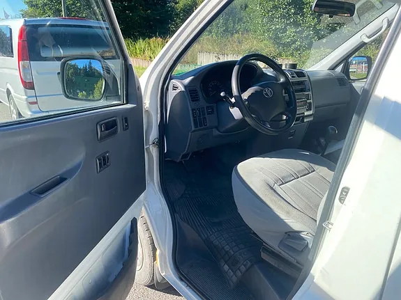 Toyota Hiace 2008 photo 5