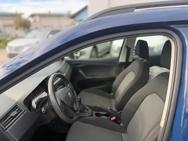Seat Arona 2017 photo 3