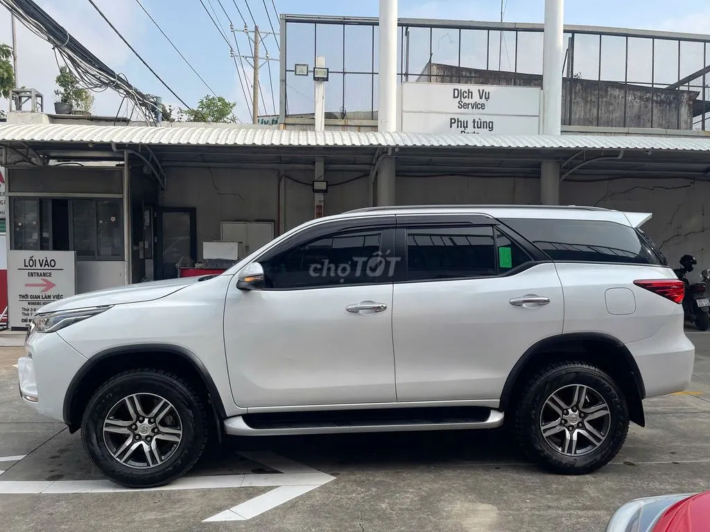 Toyota Fortuner 2022 photo 3