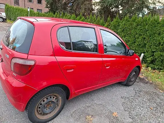 Toyota Yaris 2002 photo 4