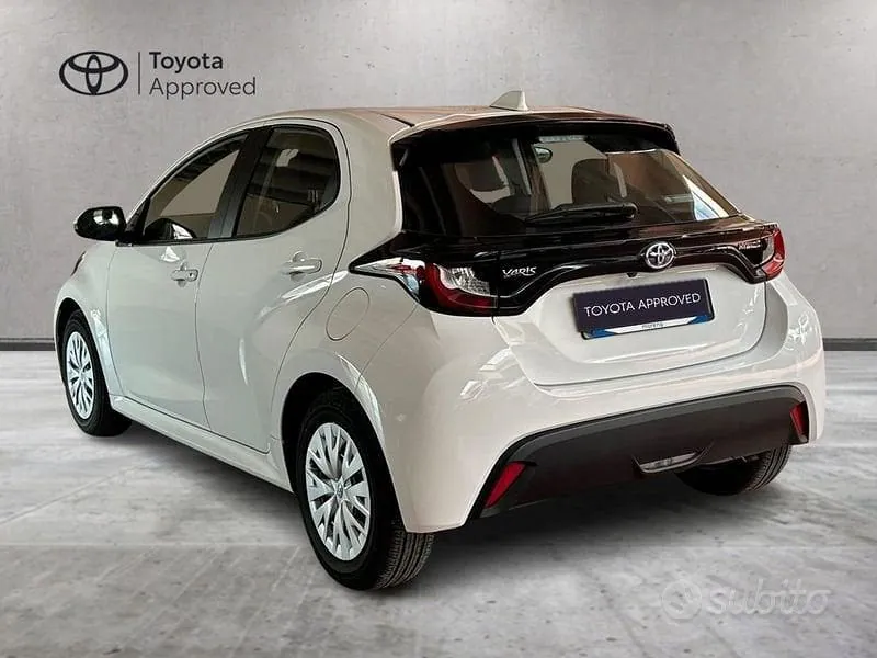 Toyota Yaris 2023 photo 5