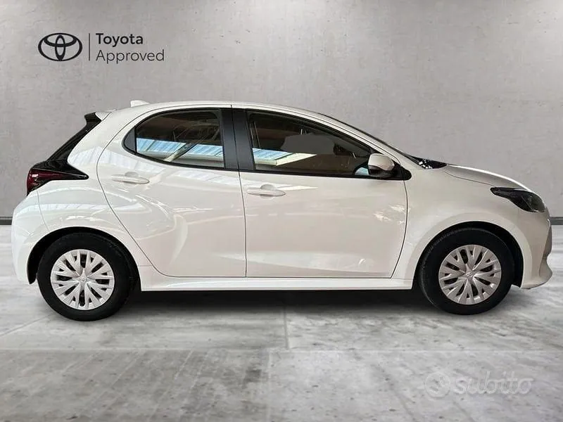 Toyota Yaris 2023 photo 4