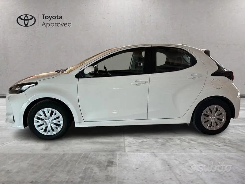 Toyota Yaris 2023 photo 3