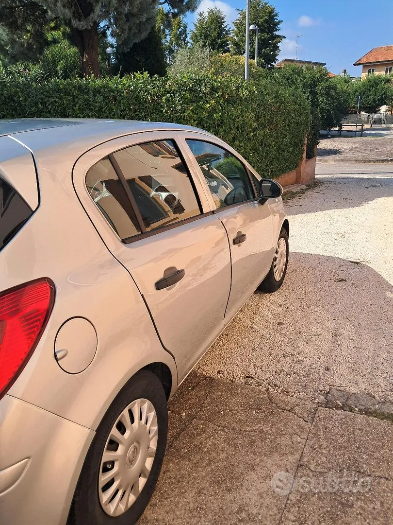 Opel Corsa 2007 photo 2