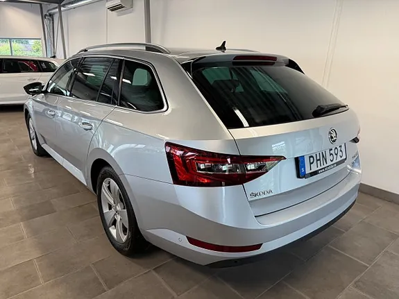 Skoda Superb 2017 photo 4
