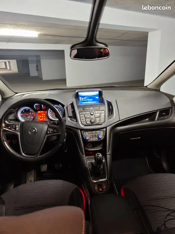 Opel Zafira Tourer 2013 photo 3