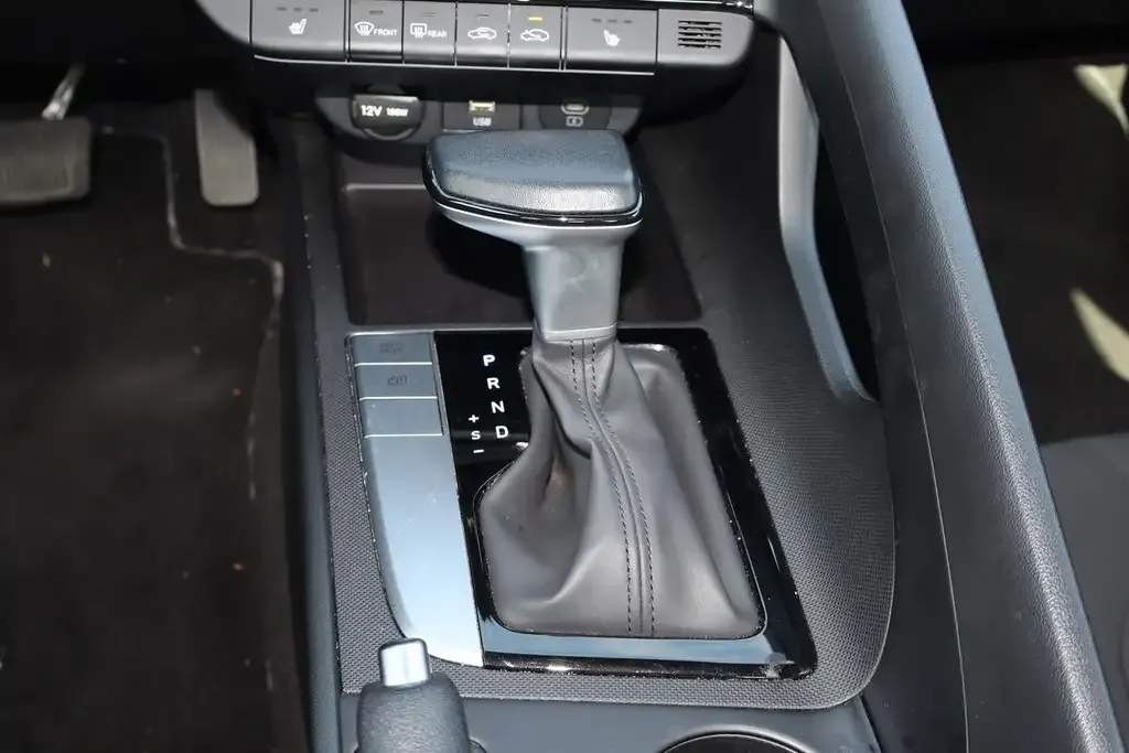 Hyundai Elantra 2025 photo 5