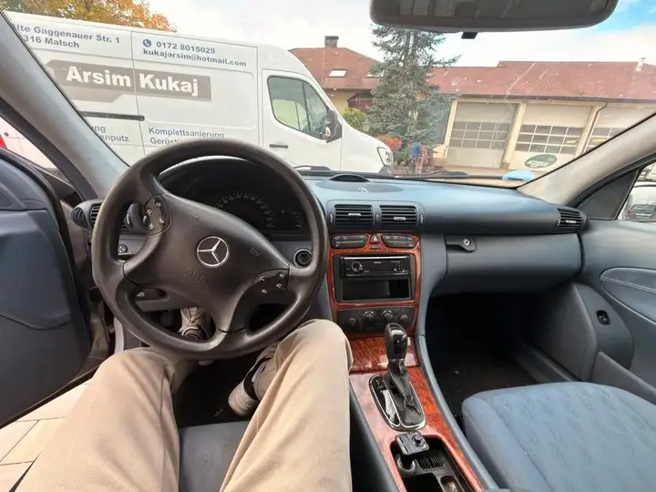 Mercedes-Benz C 220