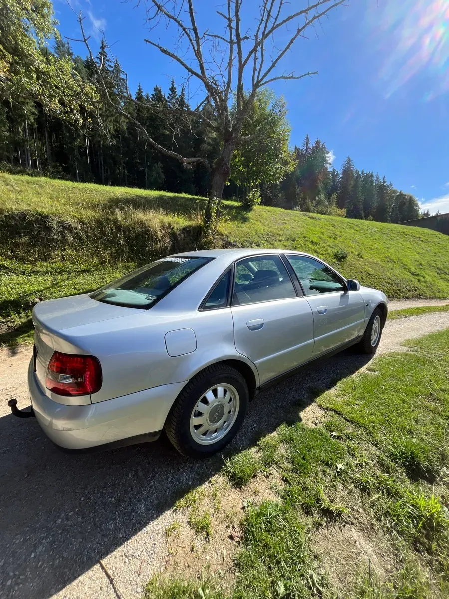 Audi A4 1999 photo 3