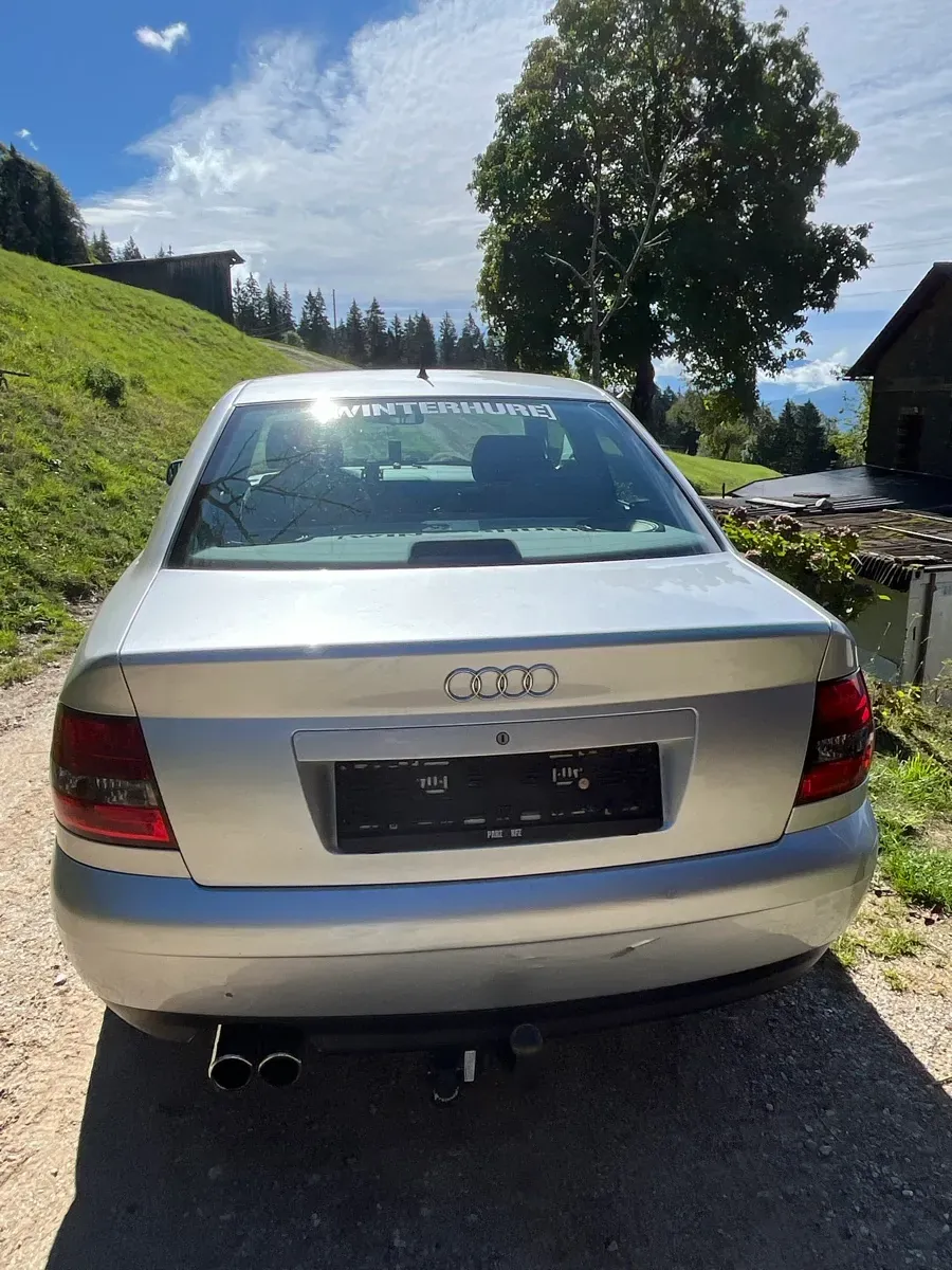 Audi A4 1999 photo 2