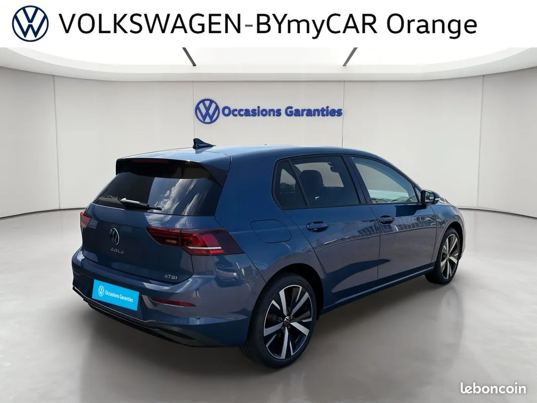 Volkswagen Golf 2025 photo 5