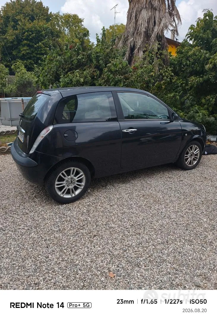 Lancia Ypsilon