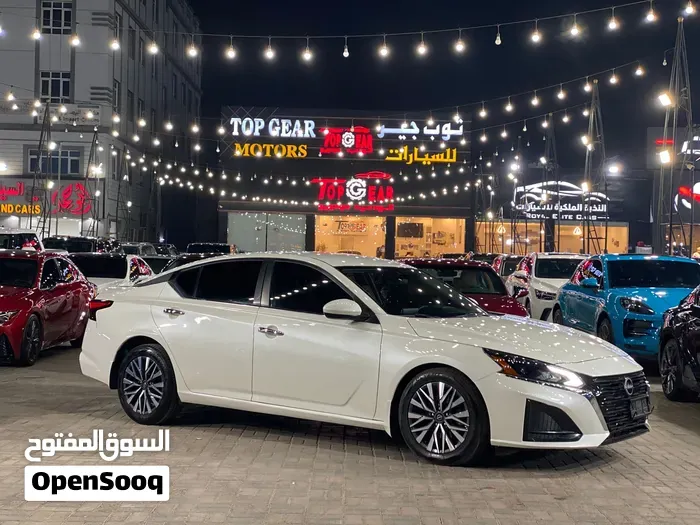 Nissan Altima 2023 photo 2
