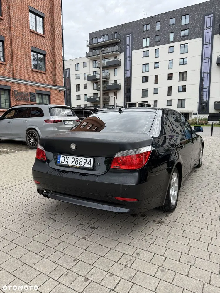 BMW 5 Series 2005 photo 2