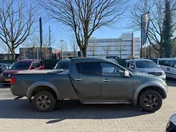 Mitsubishi L200 2009 photo 3